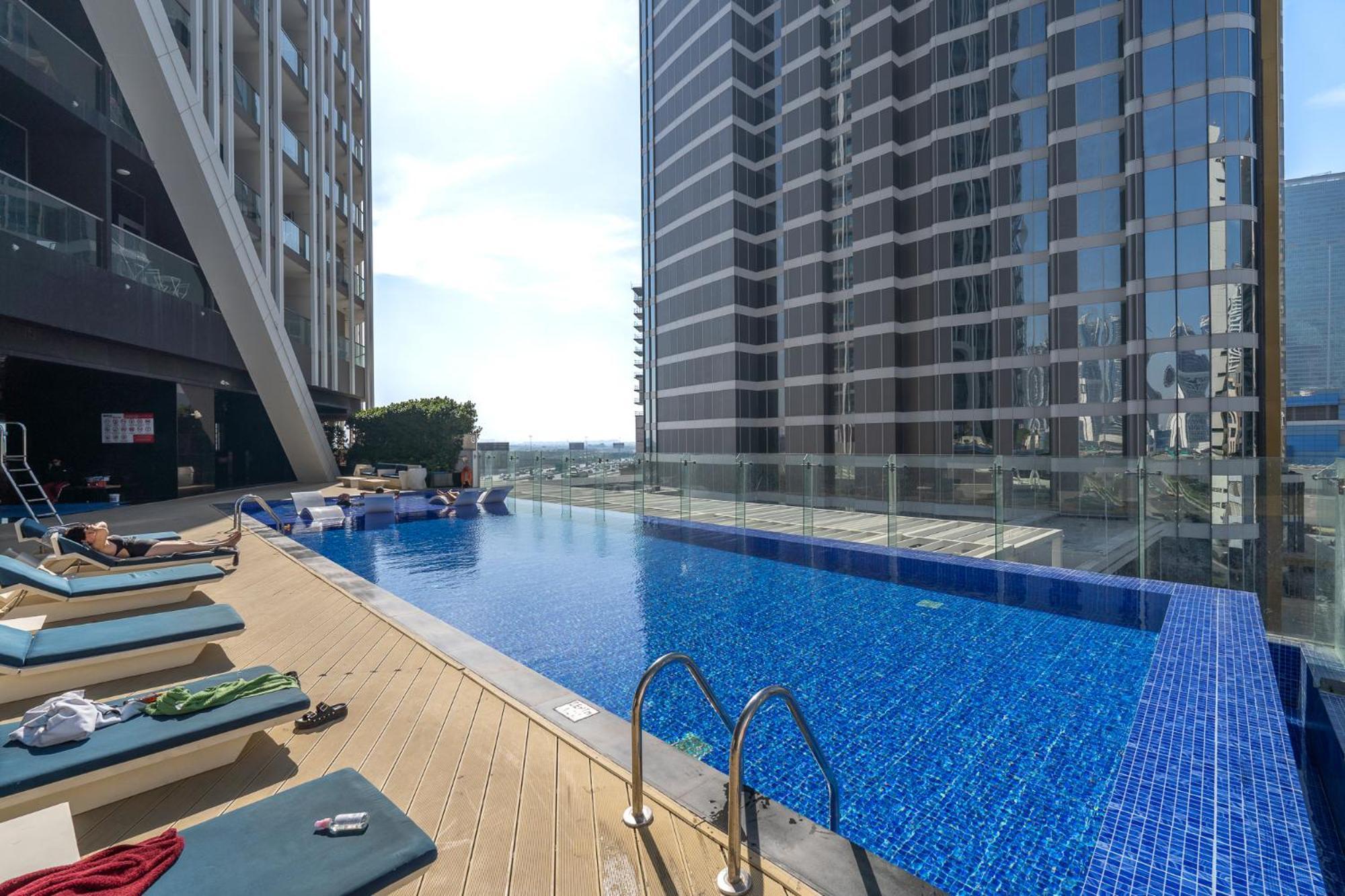 2-bedroom Oasis With Hotel-quality Comfort In Business Bay Perfect For 4 Apartment