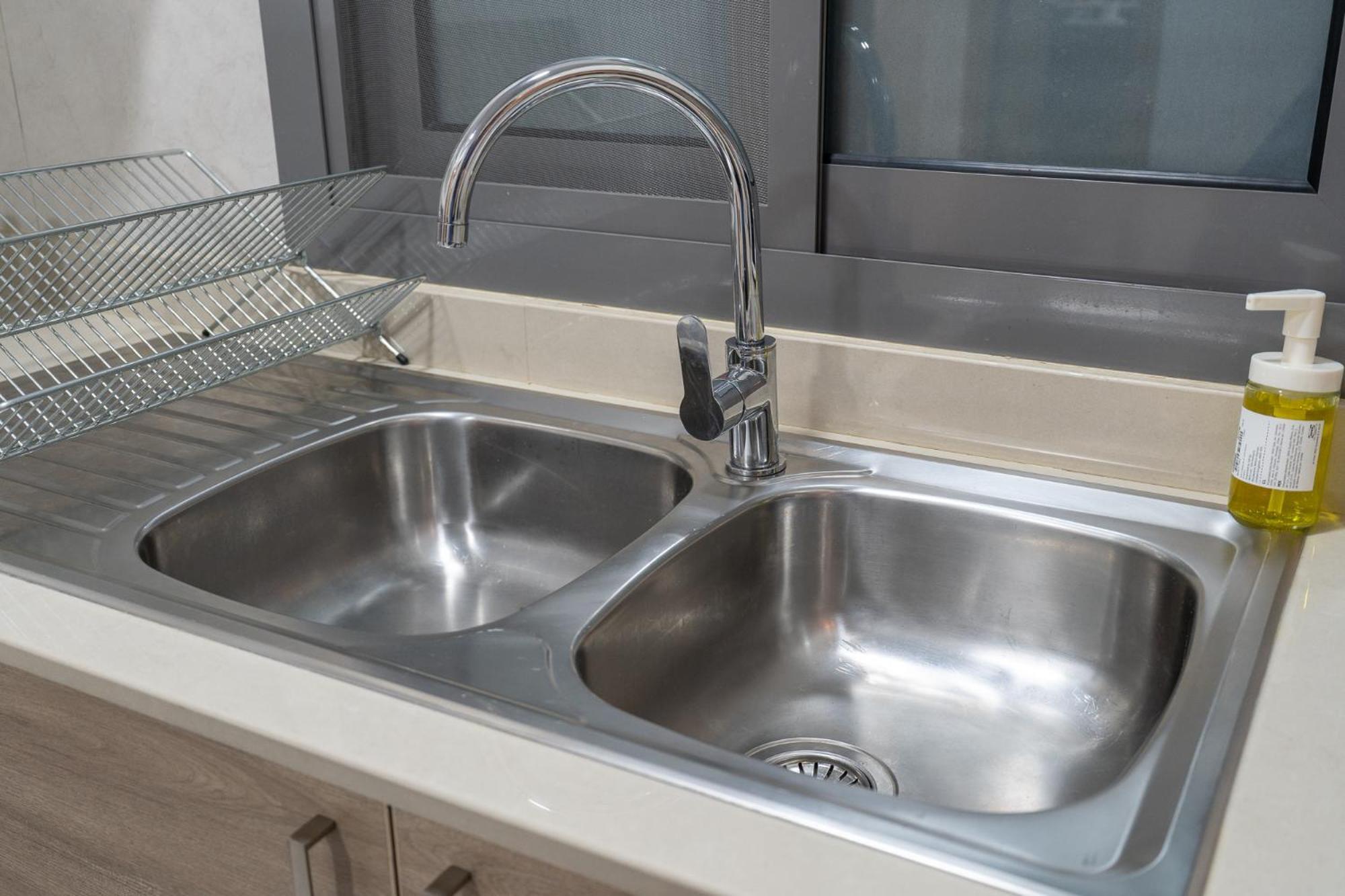 2-bedroom Oasis With Hotel-quality Comfort In Business Bay Perfect For 4 Apartment