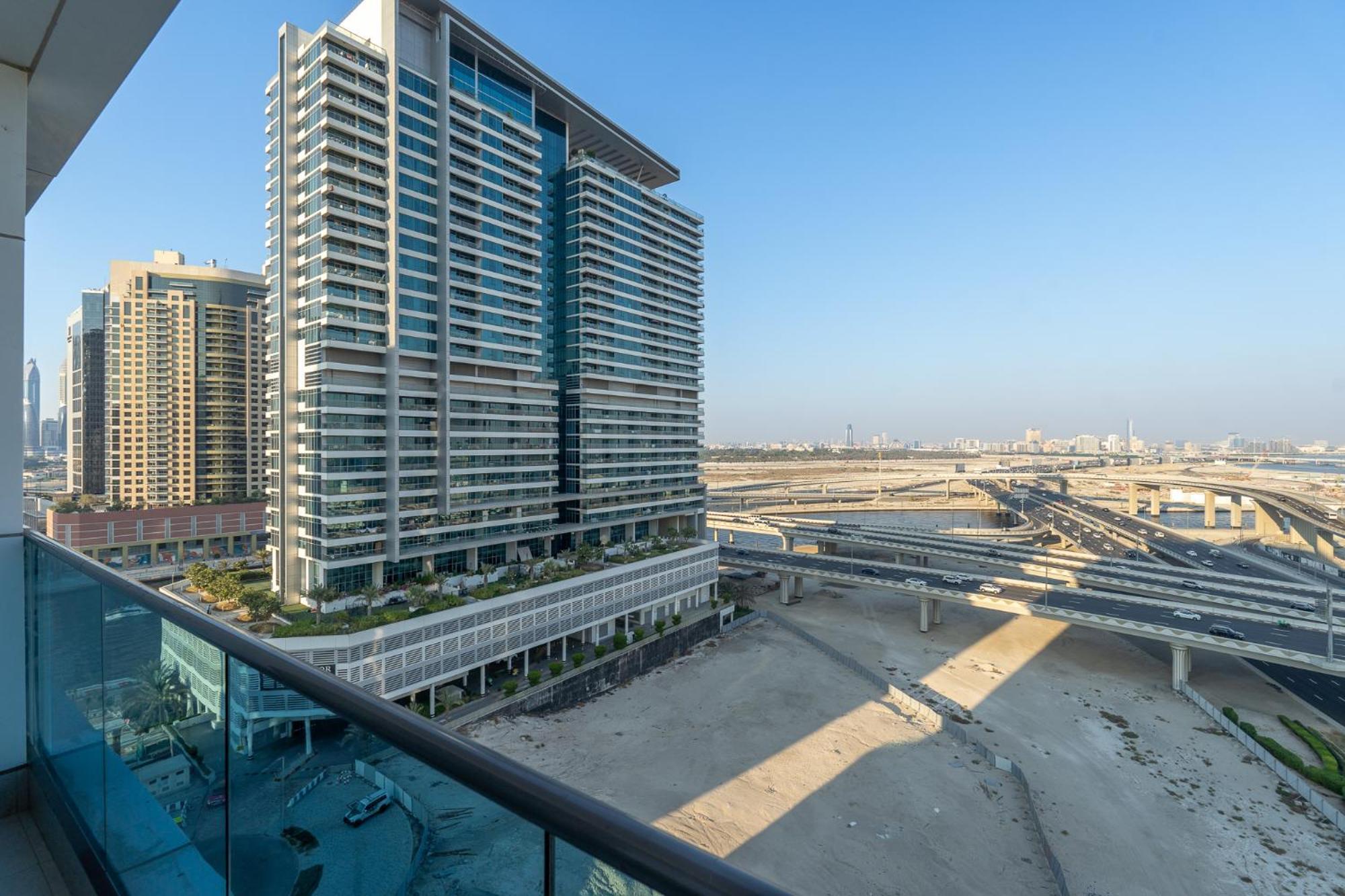 2-bedroom Oasis With Hotel-quality Comfort In Business Bay Perfect For 4 Apartment Dubai