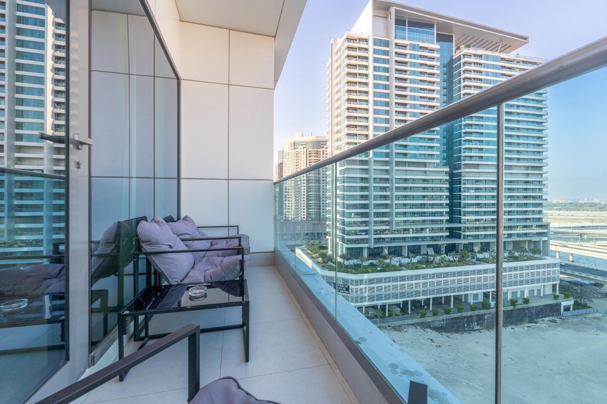 Apartment 2-bedroom Oasis With Hotel-quality Comfort In Business Bay Perfect For 4 Dubai