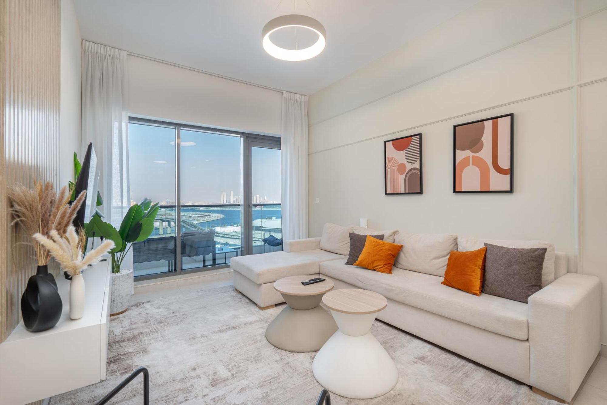 2-bedroom Oasis With Hotel-quality Comfort In Business Bay Perfect For 4 * Dubai
