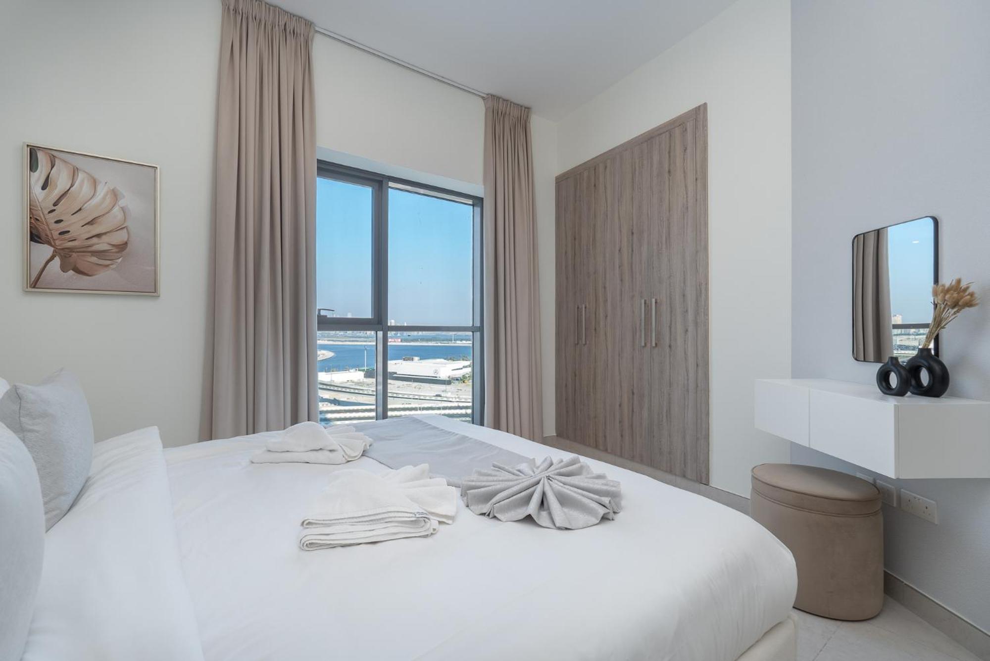 2-bedroom Oasis With Hotel-quality Comfort In Business Bay Perfect For 4