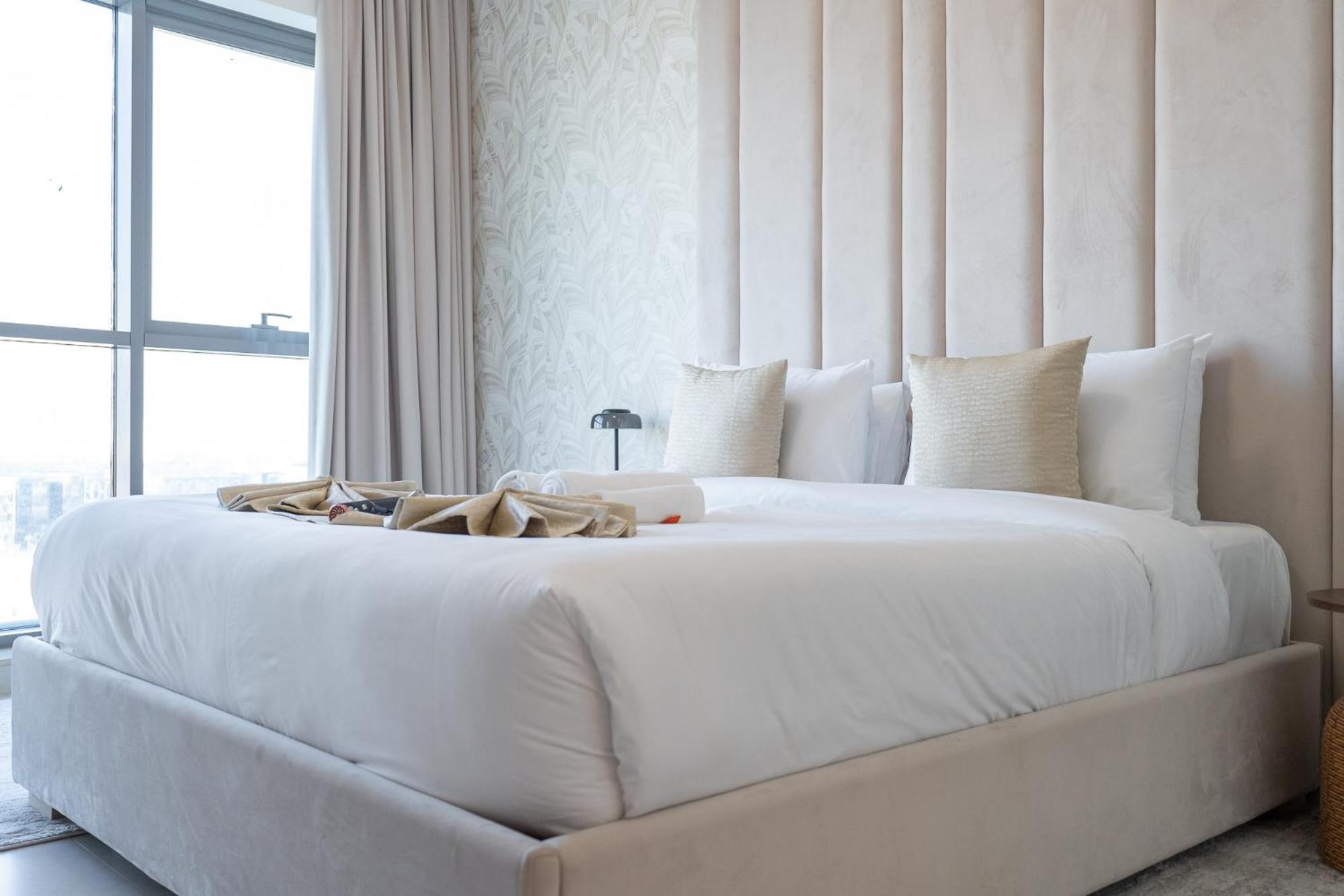 2-bedroom Oasis With Hotel-quality Comfort In Business Bay Perfect For 4
